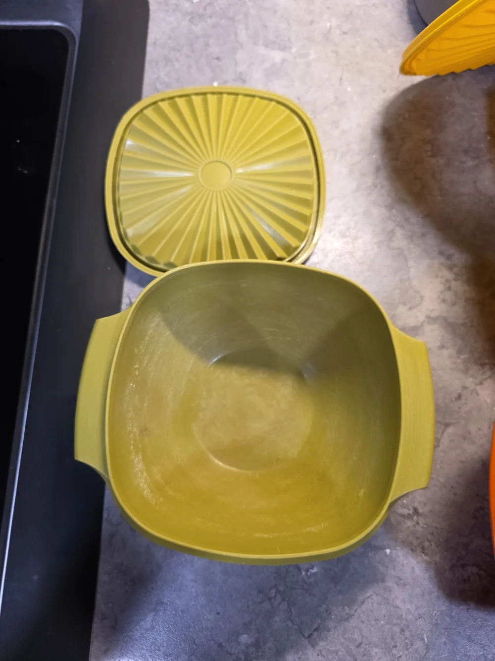 Vintage Tupperware Bowls Missing 1 Lid